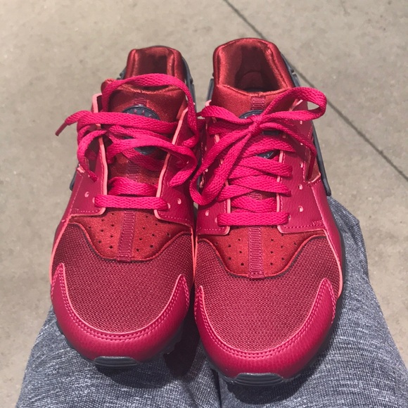 🔥 Nike Air Huarache “Red October” – 2 Pairs Available! 🔥 - Picture 3 of 6
